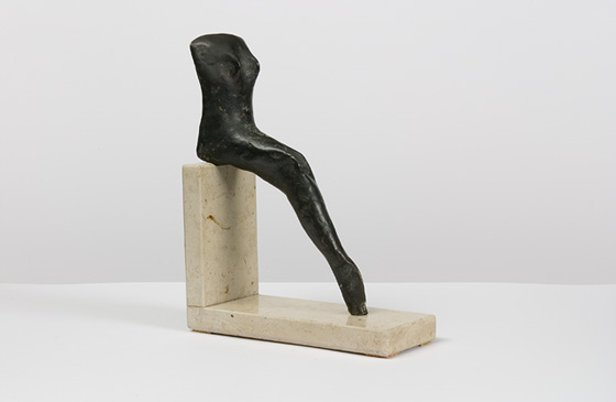 Lothar Fischer: Kleiner sitzender weiblicher Torso
